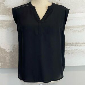Bar III Black v-neck detailed blouse with cap sleeve
